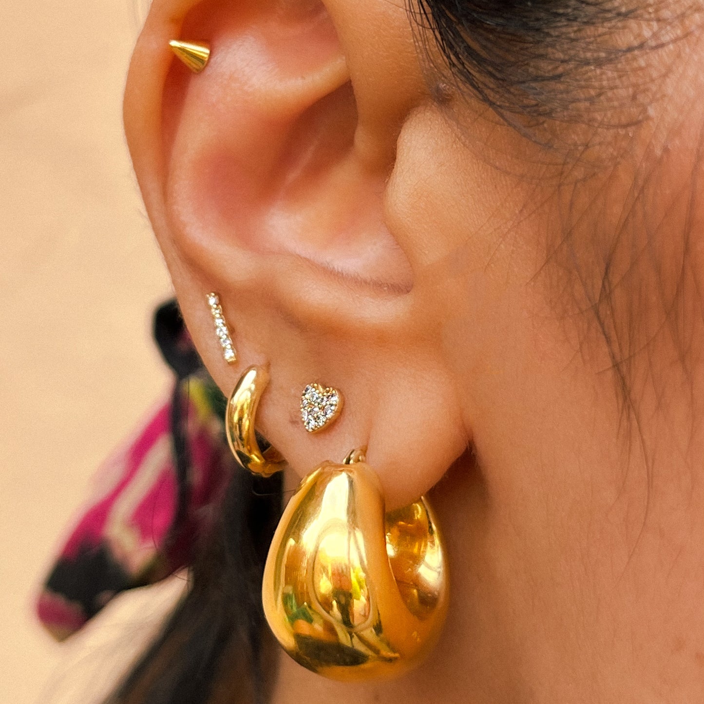 Corazon Gold and Diamond Heart Straight Barbell Earring