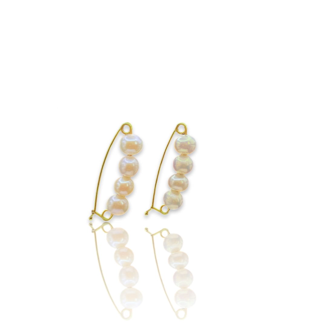 Soledad Pearl Safety Pin Earring