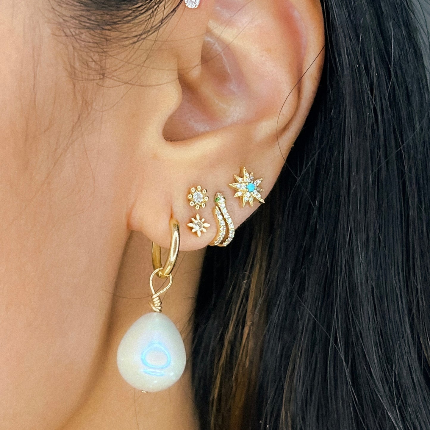 Single Gold Round Huggie Plain Hoop Earring