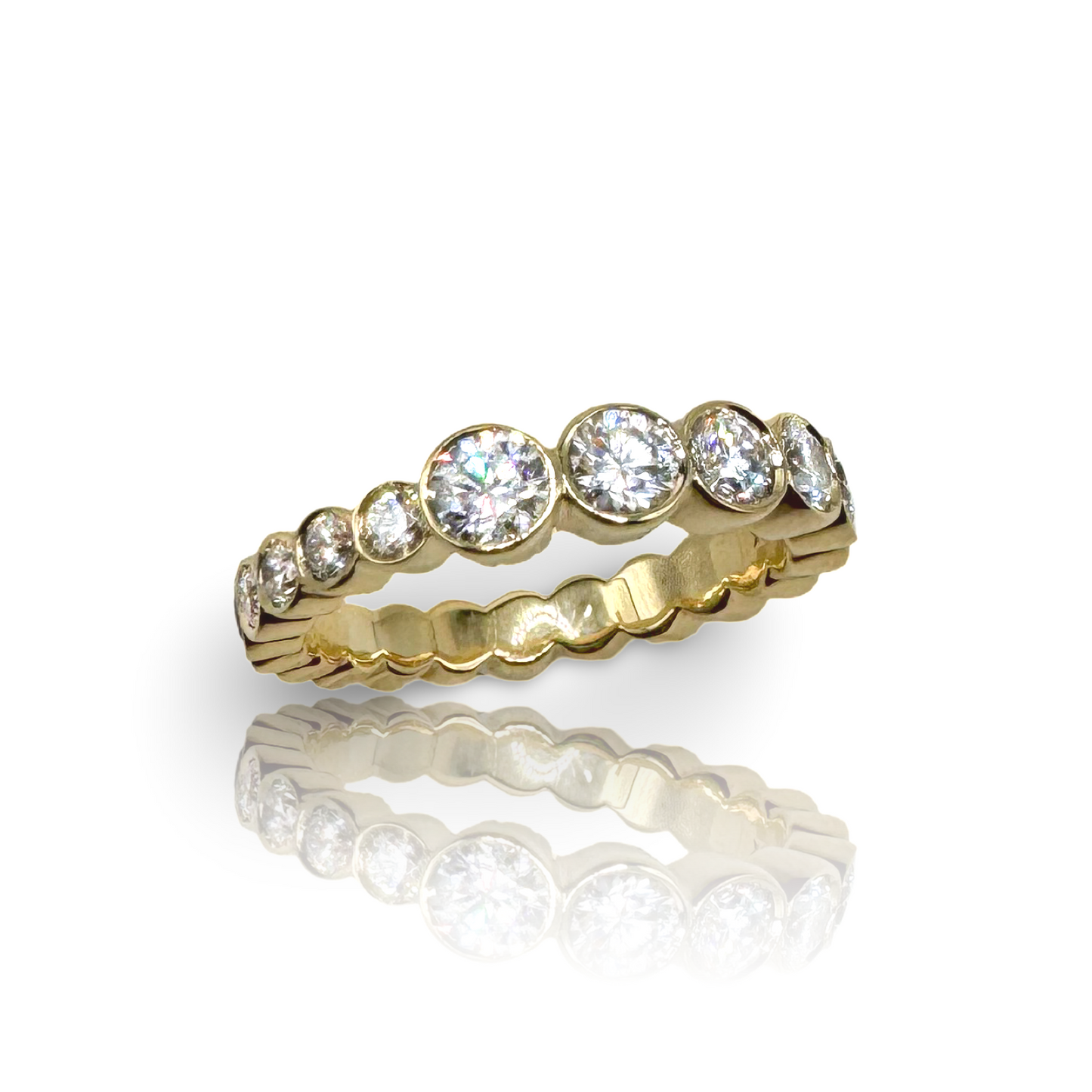 Mezzaluna Diamond Eternity Band