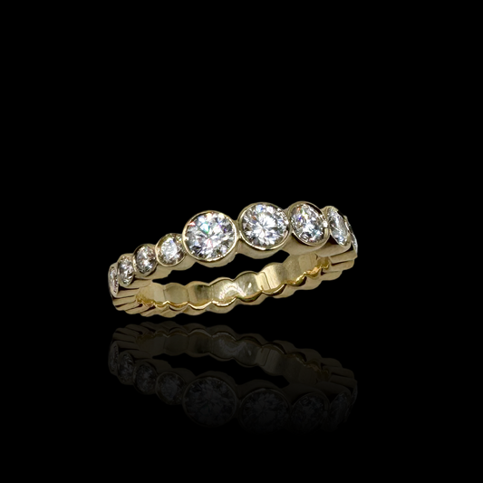 Mezzaluna Diamond Eternity Band